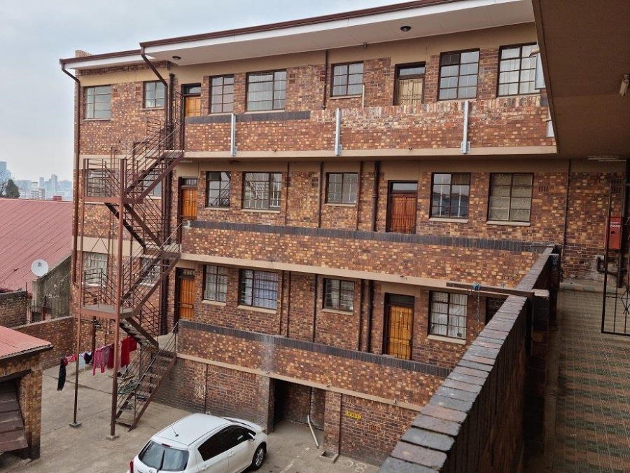 2 Bedroom Property for Sale in Troyeville Gauteng