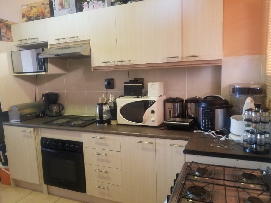 2 Bedroom Property for Sale in Troyeville Gauteng