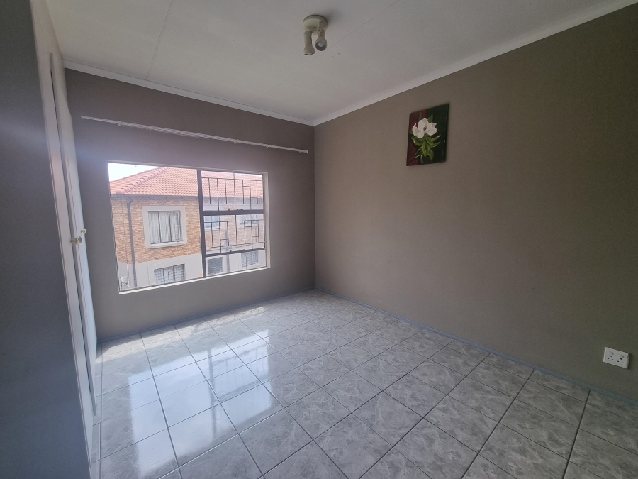 To Let 3 Bedroom Property for Rent in Ruimsig Gauteng