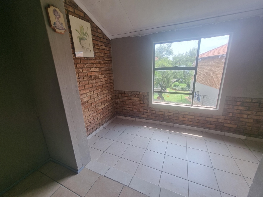 To Let 3 Bedroom Property for Rent in Ruimsig Gauteng