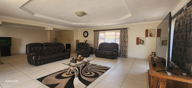 3 Bedroom Property for Sale in Sonneveld Gauteng