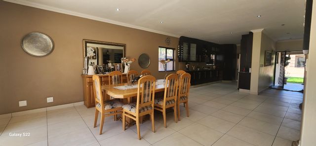 3 Bedroom Property for Sale in Sonneveld Gauteng