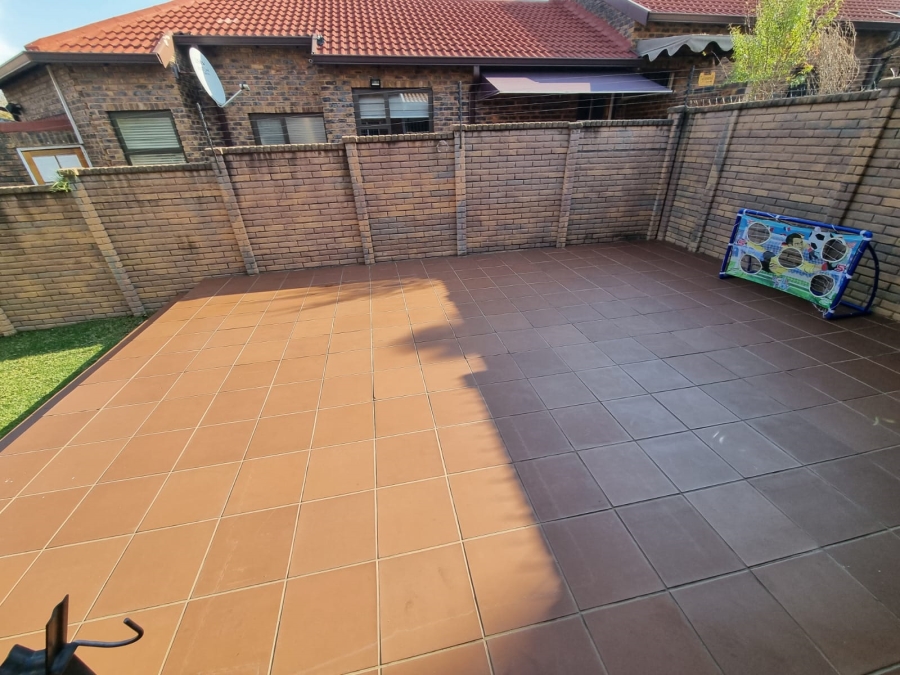 3 Bedroom Property for Sale in Liefde en Vrede Gauteng