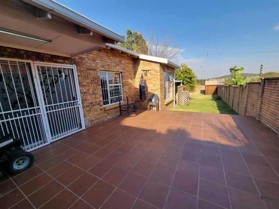 3 Bedroom Property for Sale in Liefde en Vrede Gauteng