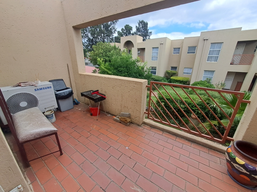 To Let 2 Bedroom Property for Rent in Brackendowns Gauteng