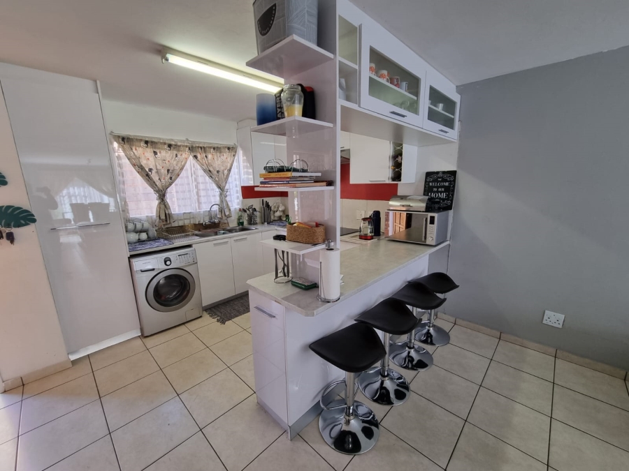 2 Bedroom Property for Sale in Liefde en Vrede Gauteng