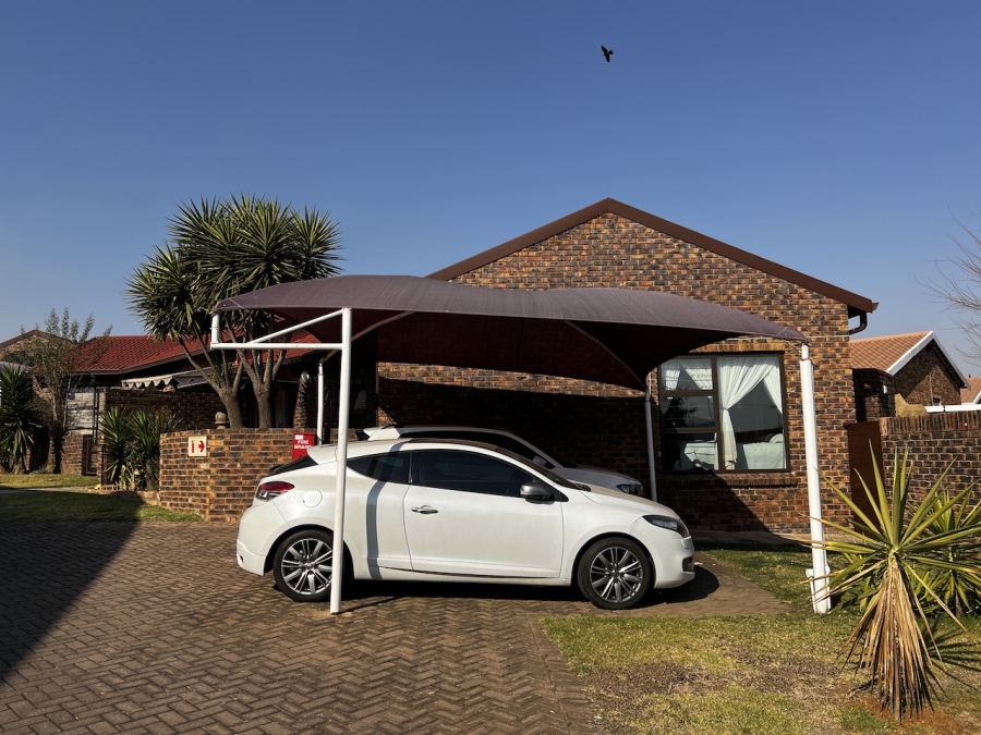 3 Bedroom Property for Sale in Liefde en Vrede Gauteng