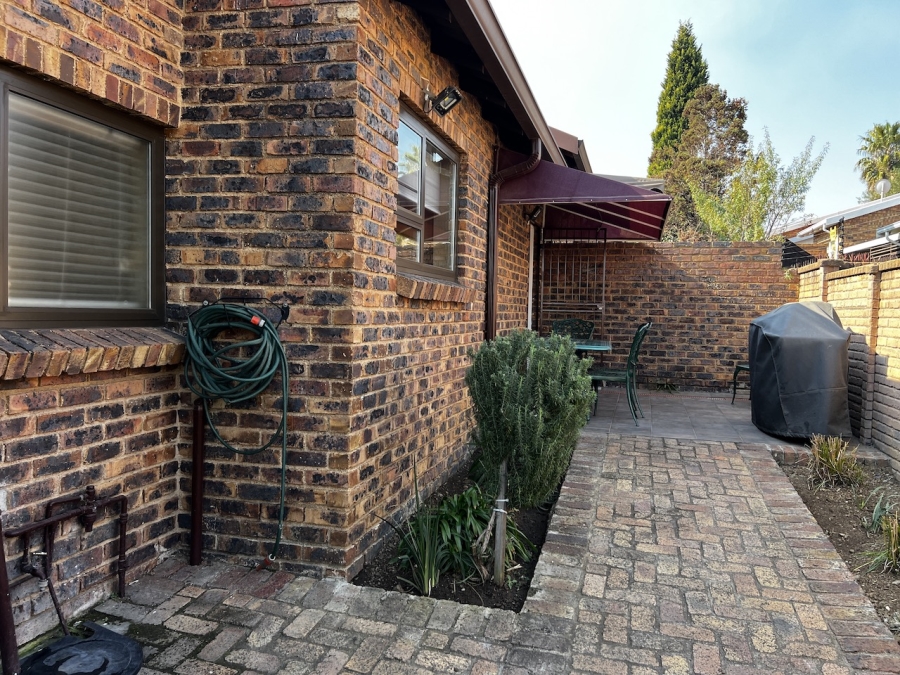 3 Bedroom Property for Sale in Liefde en Vrede Gauteng