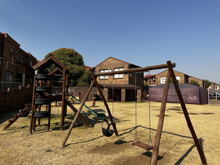 3 Bedroom Property for Sale in Liefde en Vrede Gauteng