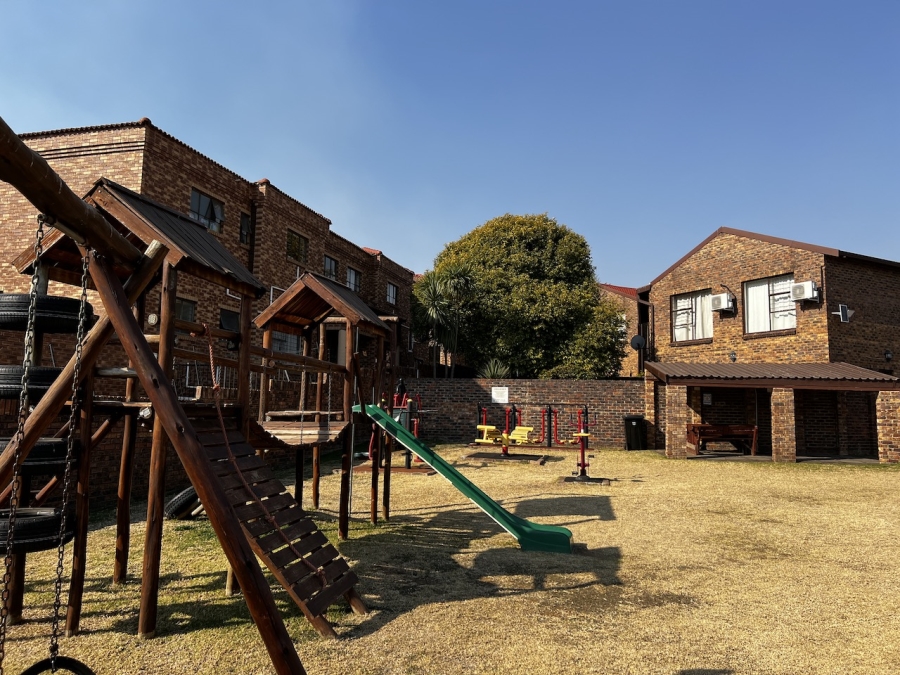 3 Bedroom Property for Sale in Liefde en Vrede Gauteng