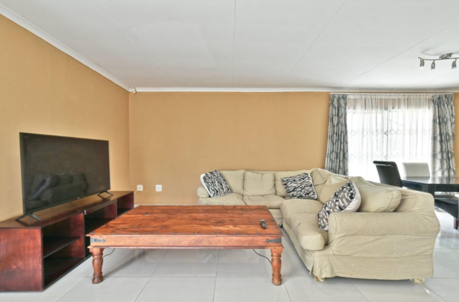 3 Bedroom Property for Sale in Liefde en Vrede Gauteng