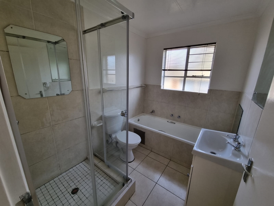 2 Bedroom Property for Sale in Liefde en Vrede Gauteng