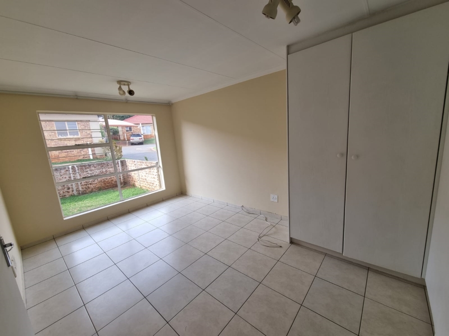 2 Bedroom Property for Sale in Liefde en Vrede Gauteng