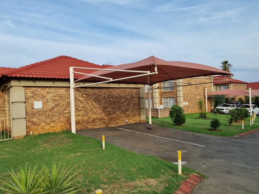 2 Bedroom Property for Sale in Liefde en Vrede Gauteng