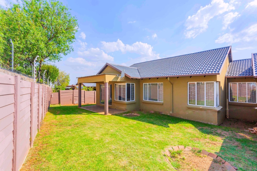 3 Bedroom Property for Sale in Halfway Gardens Gauteng