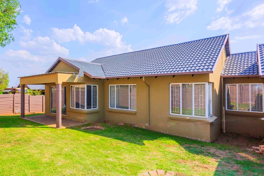 3 Bedroom Property for Sale in Halfway Gardens Gauteng