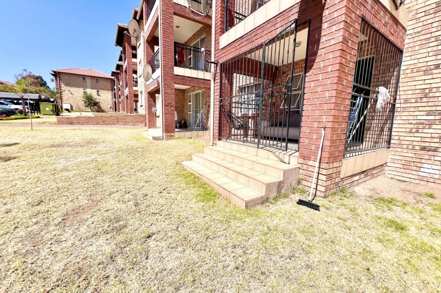 2 Bedroom Property for Sale in Noordwyk Gauteng