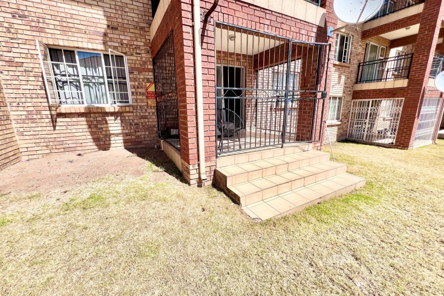 2 Bedroom Property for Sale in Noordwyk Gauteng