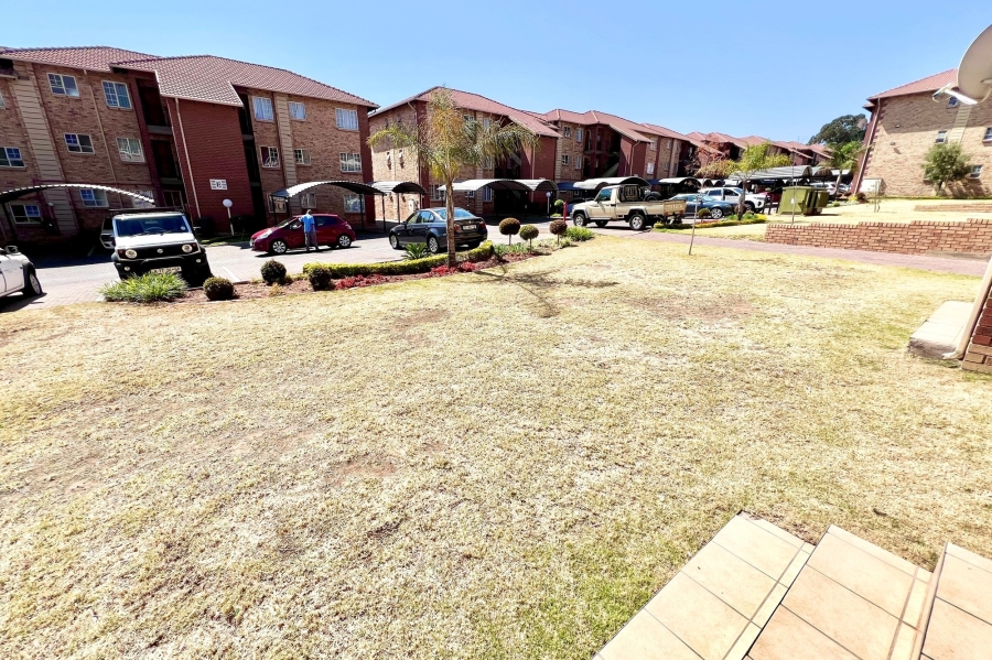 2 Bedroom Property for Sale in Noordwyk Gauteng