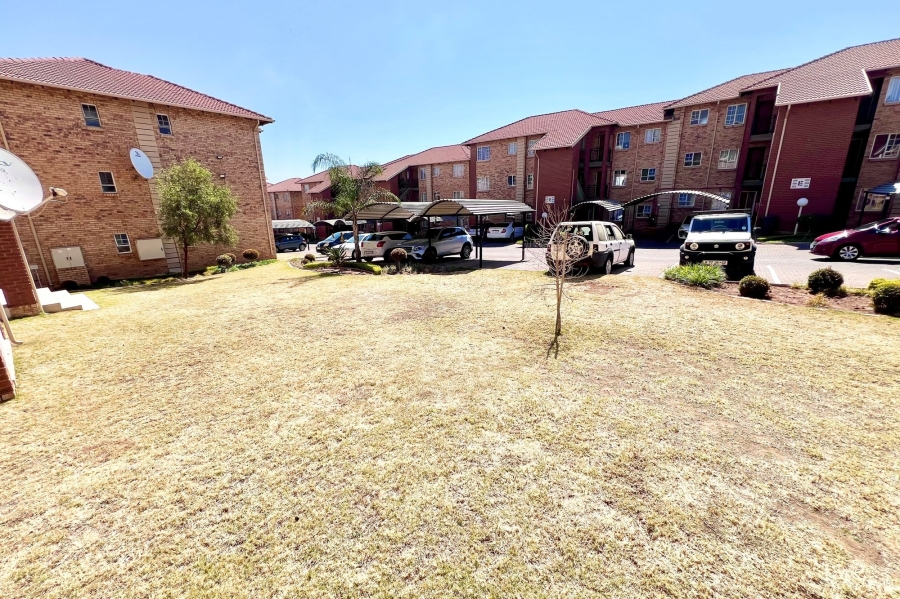 2 Bedroom Property for Sale in Noordwyk Gauteng