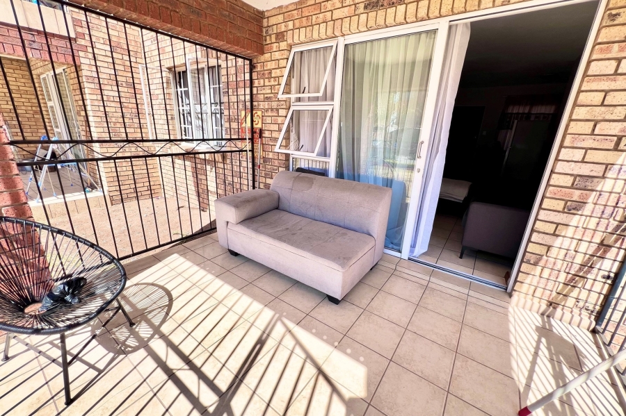 2 Bedroom Property for Sale in Noordwyk Gauteng