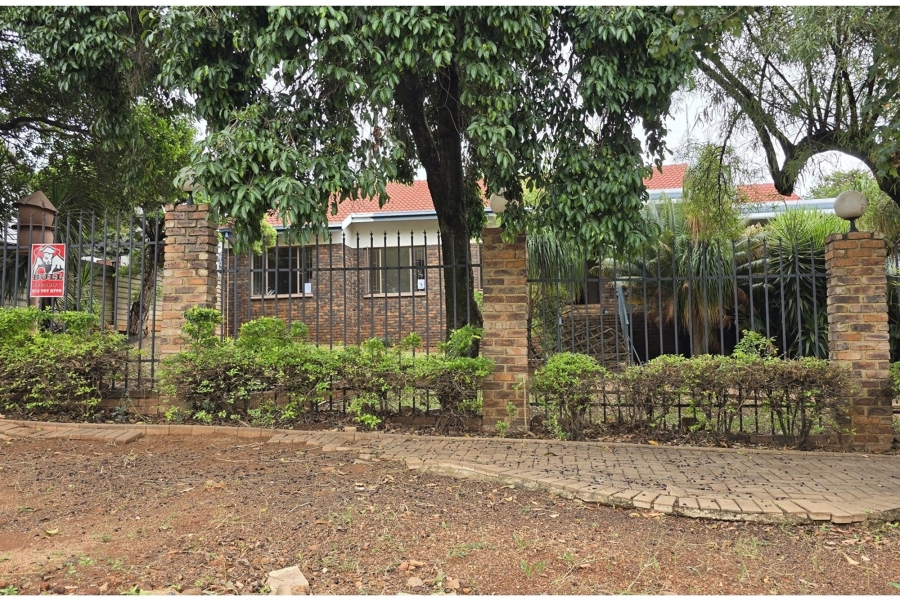 4 Bedroom Property for Sale in Pierre Van Ryneveld Gauteng