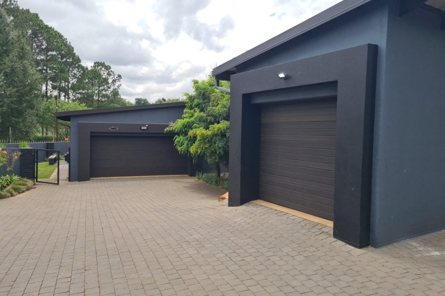 7 Bedroom Property for Sale in Raslouw Gardens Gauteng