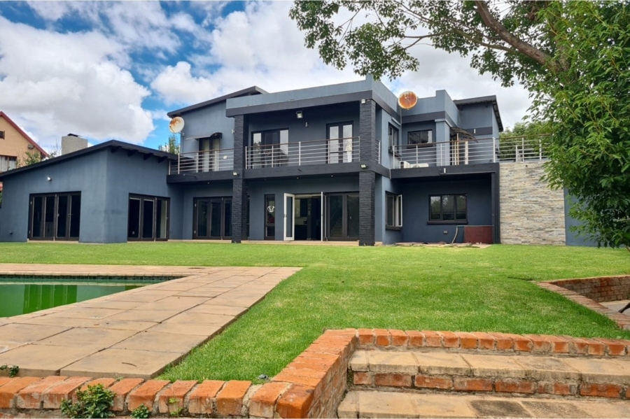 7 Bedroom Property for Sale in Raslouw Gardens Gauteng