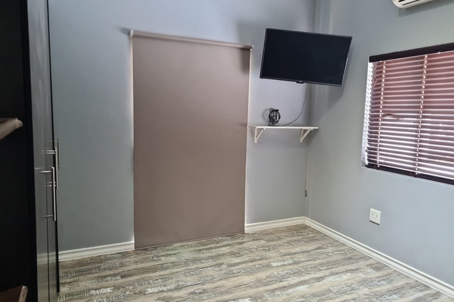 7 Bedroom Property for Sale in Raslouw Gardens Gauteng