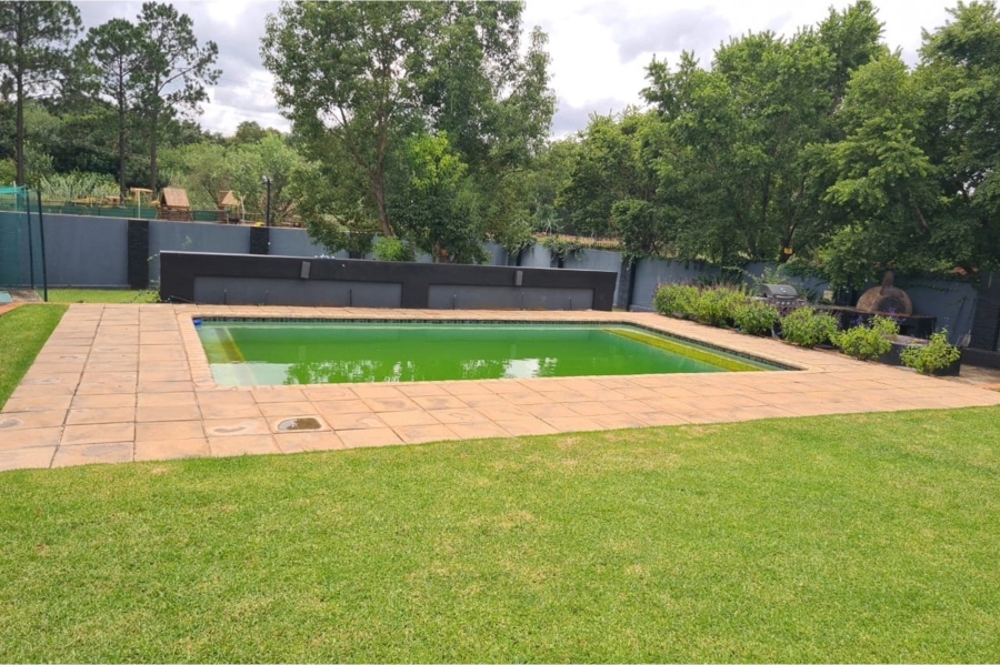 7 Bedroom Property for Sale in Raslouw Gardens Gauteng