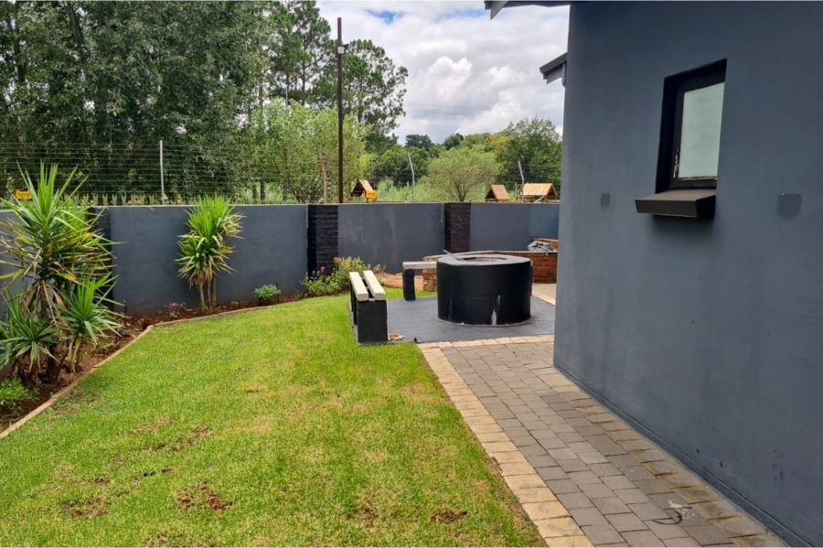 7 Bedroom Property for Sale in Raslouw Gardens Gauteng