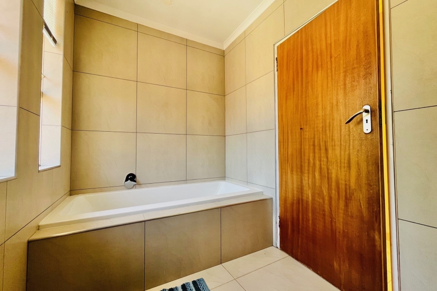 4 Bedroom Property for Sale in Wingate Park Gauteng