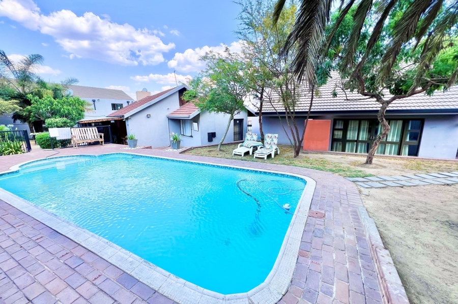 To Let 1 Bedroom Property for Rent in Blairgowrie Gauteng