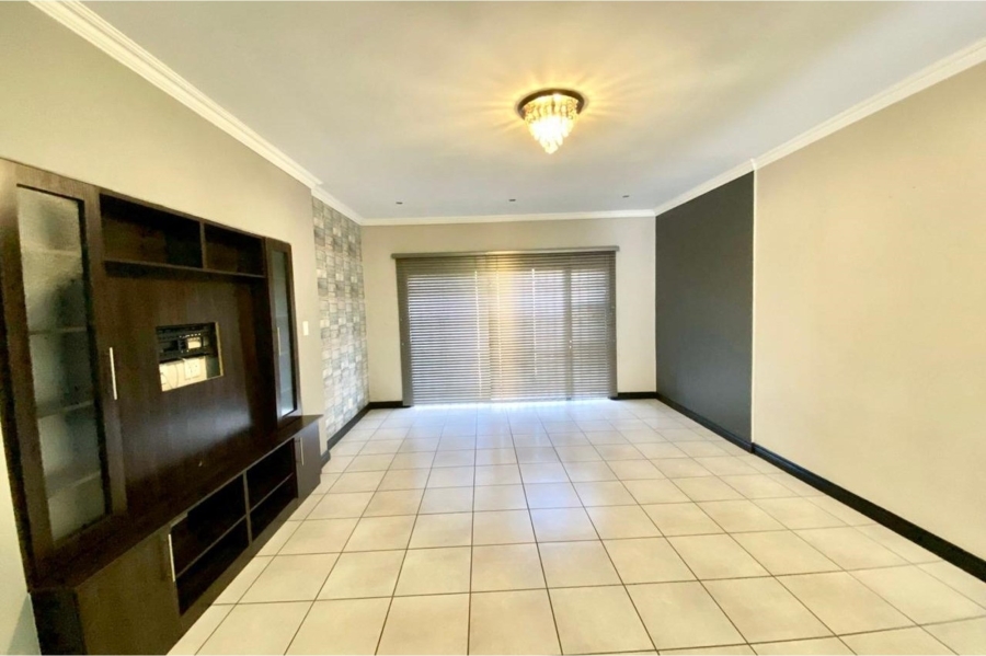 2 Bedroom Property for Sale in Three Rivers Gauteng