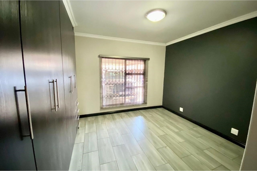 2 Bedroom Property for Sale in Three Rivers Gauteng