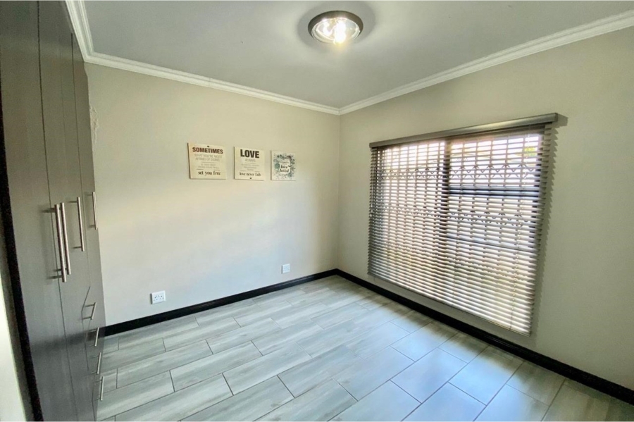 2 Bedroom Property for Sale in Three Rivers Gauteng