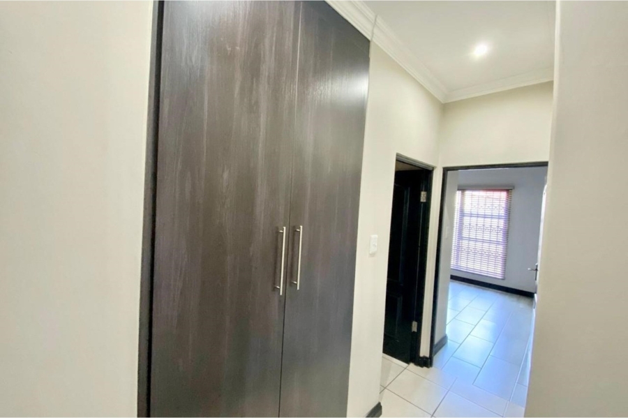 2 Bedroom Property for Sale in Three Rivers Gauteng