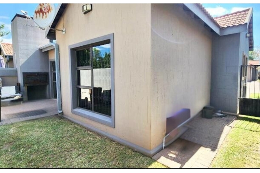 2 Bedroom Property for Sale in Three Rivers Gauteng