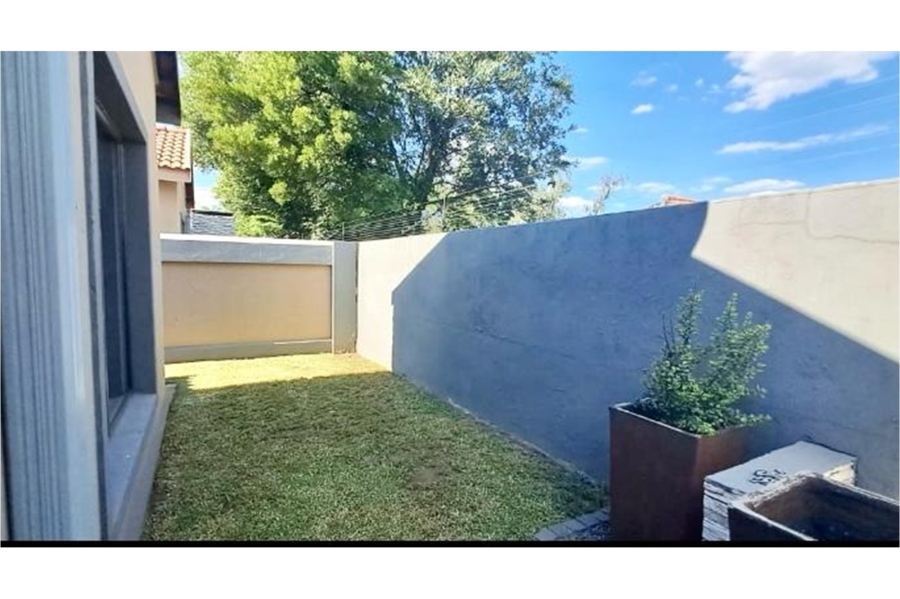 2 Bedroom Property for Sale in Three Rivers Gauteng