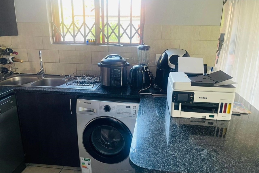 To Let 3 Bedroom Property for Rent in Noordwyk Gauteng