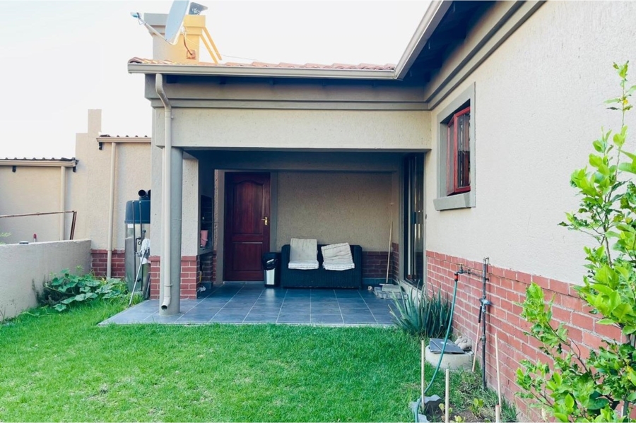 To Let 3 Bedroom Property for Rent in Noordwyk Gauteng