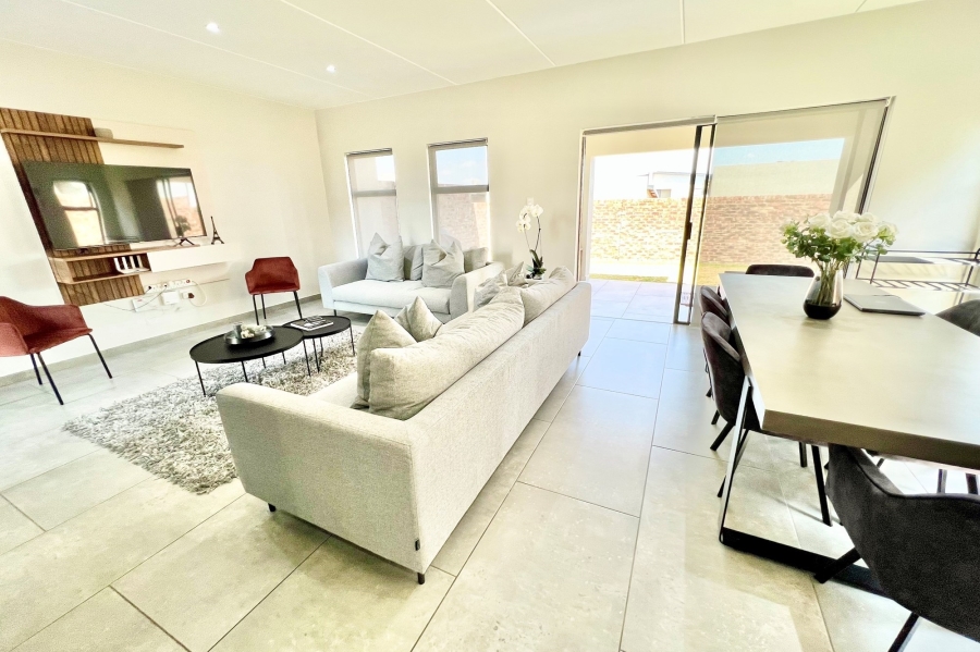 3 Bedroom Property for Sale in Crowthorne AH Gauteng