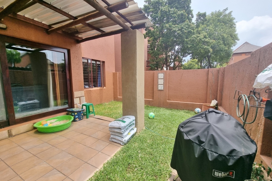 To Let 2 Bedroom Property for Rent in Sunninghill Gauteng