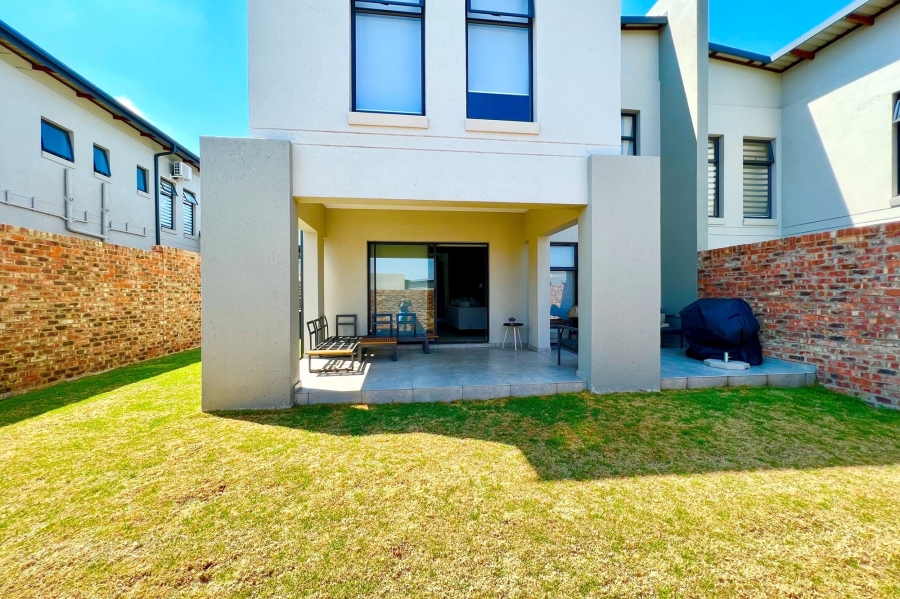 To Let 3 Bedroom Property for Rent in Crowthorne AH Gauteng