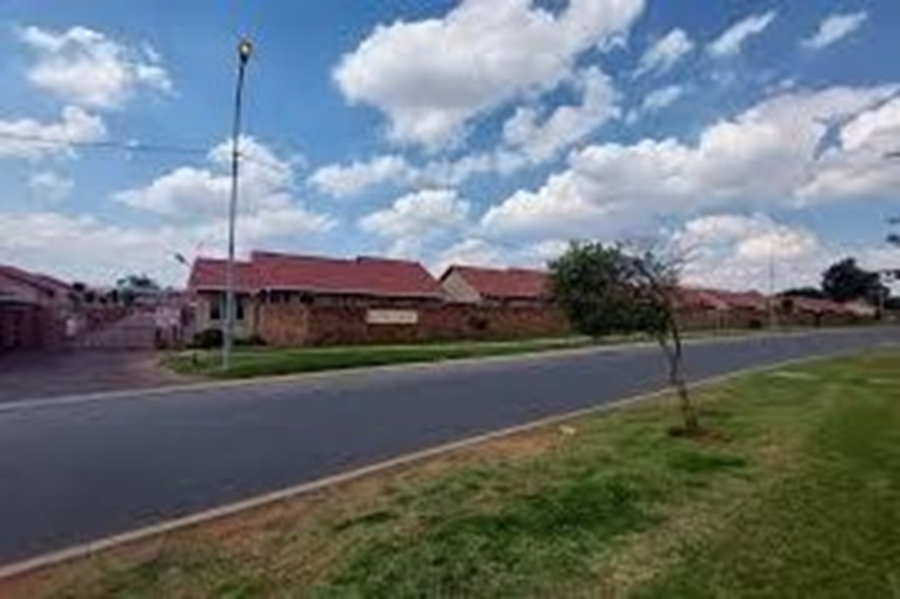 3 Bedroom Property for Sale in Ormonde Gauteng