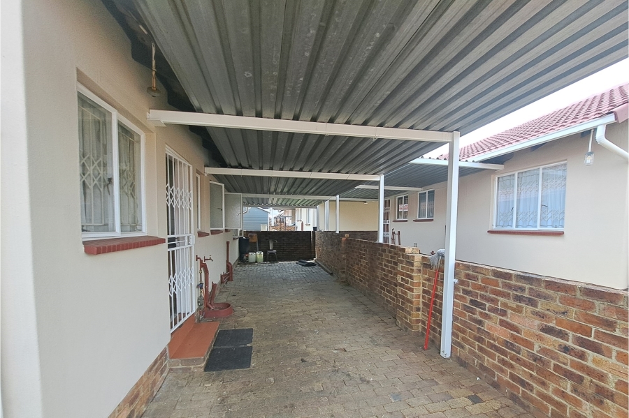 3 Bedroom Property for Sale in Ormonde Gauteng