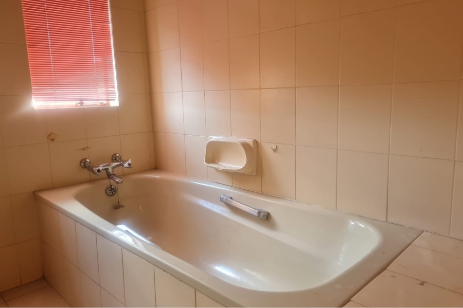 To Let 3 Bedroom Property for Rent in Kibler Park Gauteng