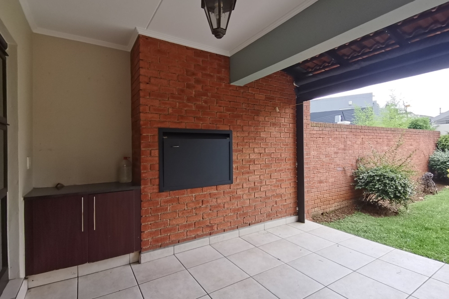 3 Bedroom Property for Sale in Greenstone Hill Gauteng