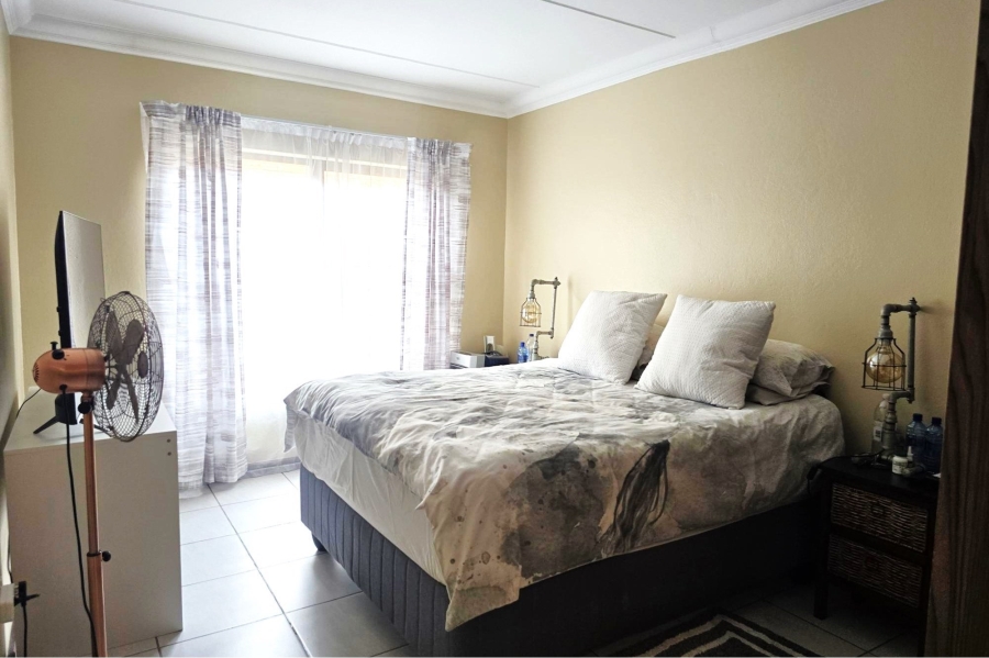 2 Bedroom Property for Sale in Glen Marais Gauteng