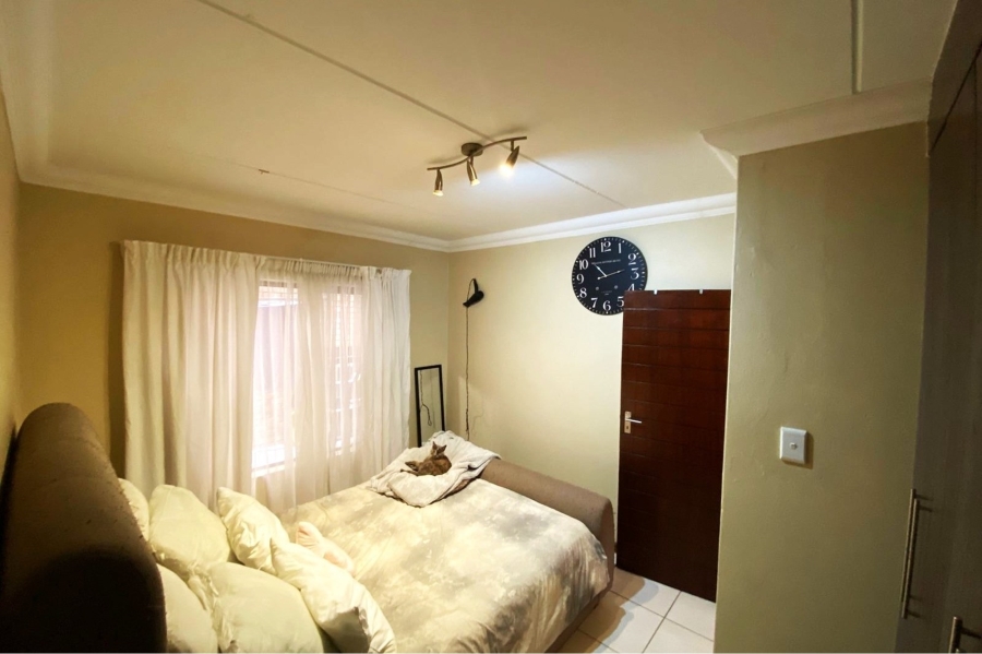 2 Bedroom Property for Sale in Glen Marais Gauteng